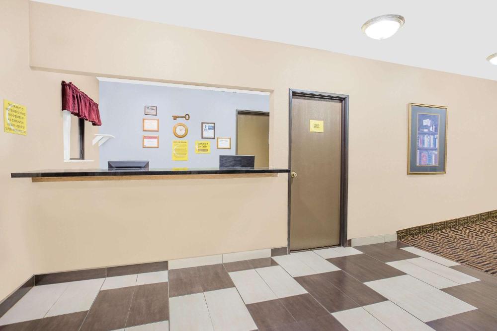Boarders Inn & Suites by Cobblestone Hotels Waterloo Cedar Falls